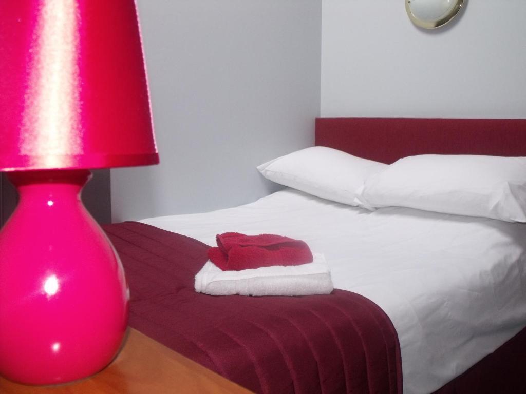 Stag Coach House Hotel Carmel Værelse billede